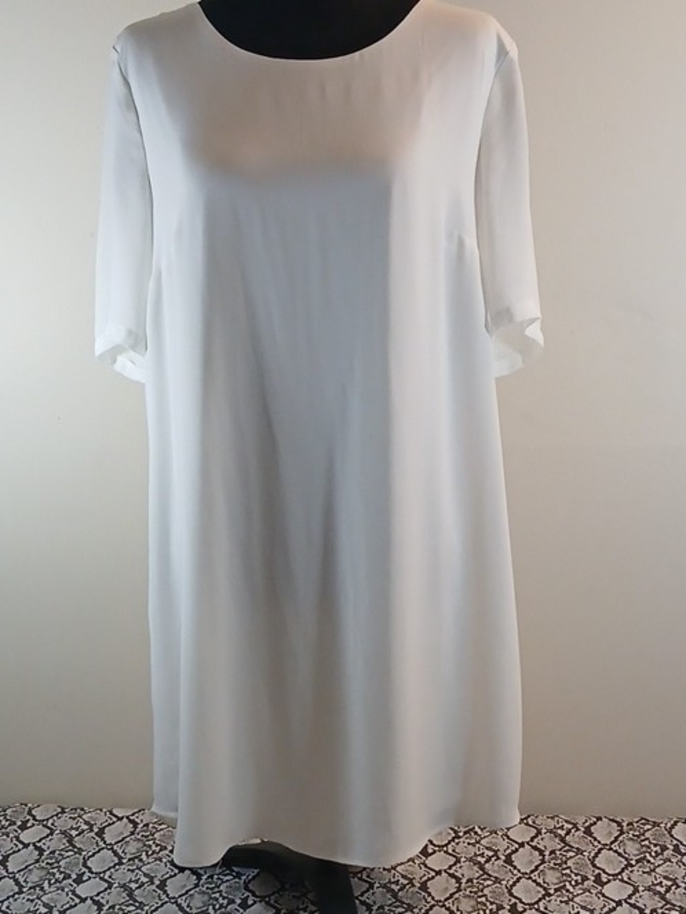 Daniel Rainn White Midi Shift Dress with Short Sleeves